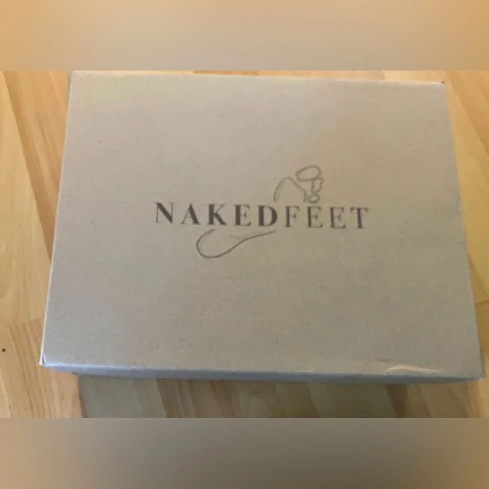 Naked Feet White Platform Wedge Sandals with Gold Metallic Strap: Size 8.5